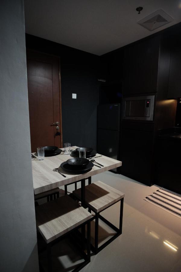2 Bedrooms - Royal Olive Apartment - Pejaten South Of Джакарта Екстер'єр фото
